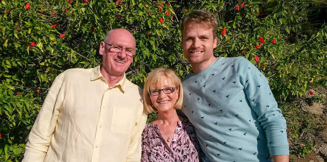 10:25 AM: A Place in the Sun | More 4 | 3/25 2026