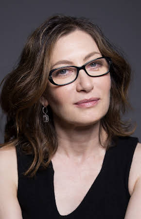 Annabelle Gurwitch as 