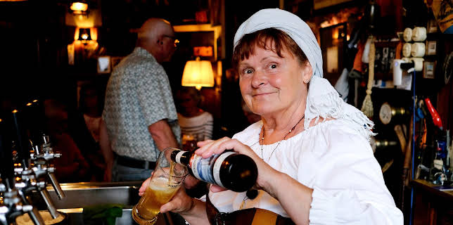 00:45: Die Nordreportage: Stralsunds Kultkneiperin Hanni | 3SAT | 2/6 2026