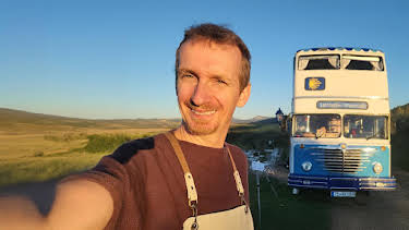 02:03: Mit dem Café-Bus auf dem Jakobsweg | Tagesschau 24 | 5/20 2026