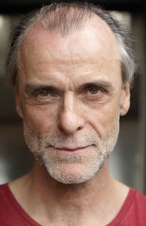 Philip Rosch as 
