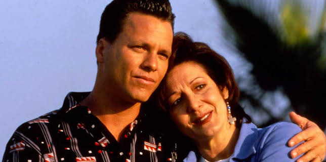 11:30: Pacific Blue (S3 E15) (S3) | TV6 | 11/10 2025