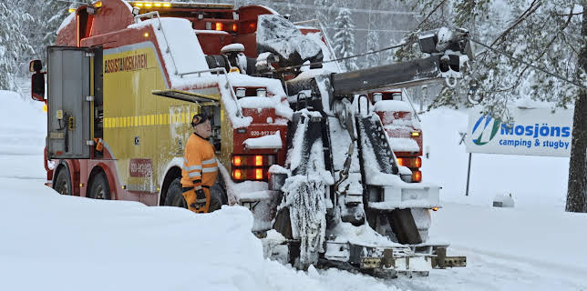 13:55: Frusna vägar (S12 E3) (S12) | TV3 | 11/28 2025