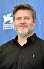 Gastón Duprat as Director