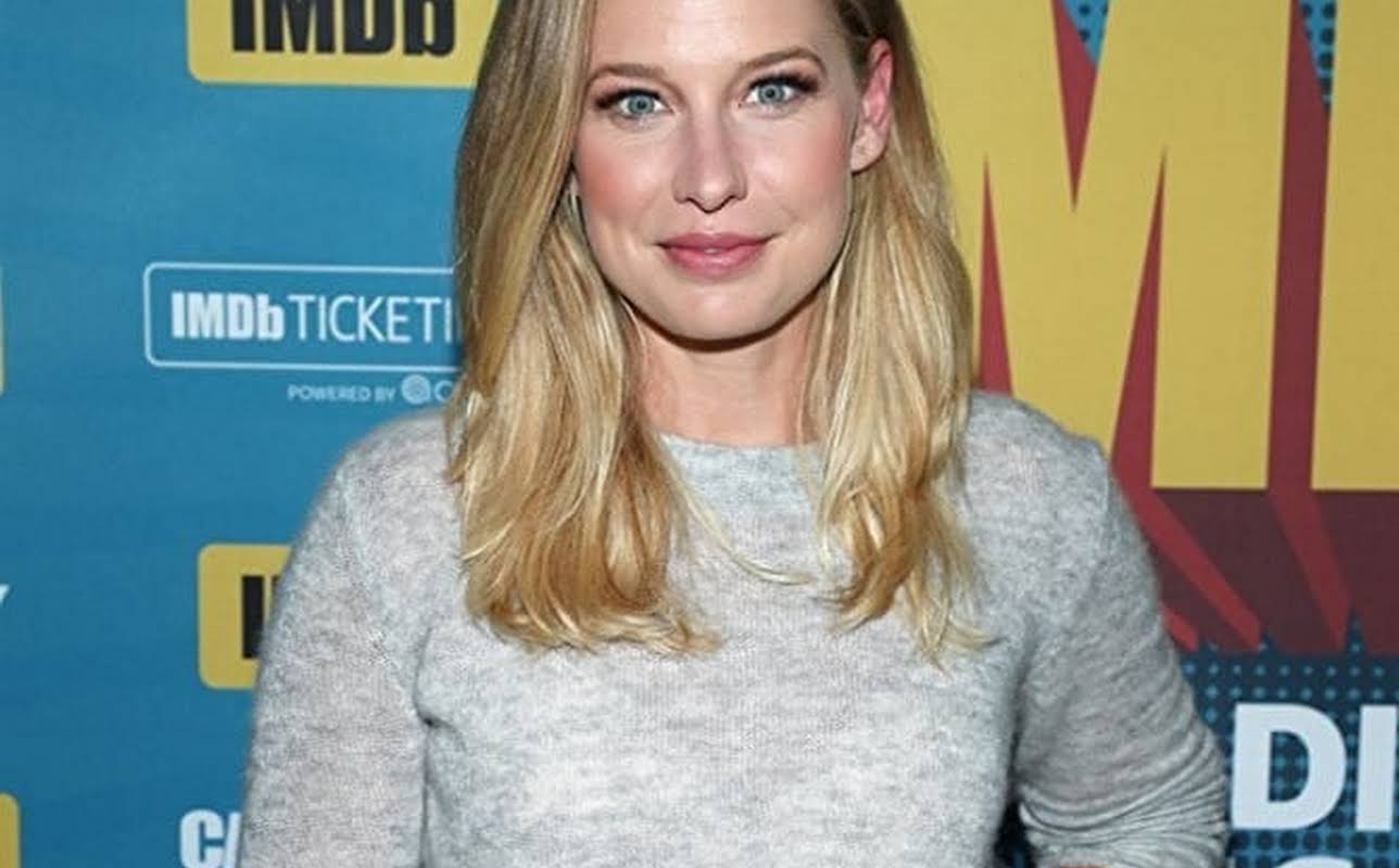 Ellen Woglom