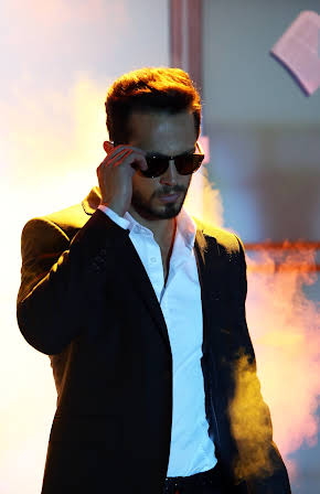 Murat Boz as 