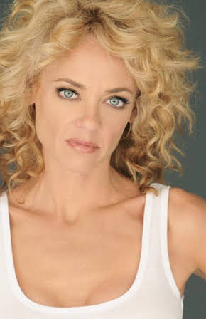 Lisa Robin Kelly as 