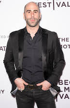 Greg Vrotsos como Mike Dimitriu