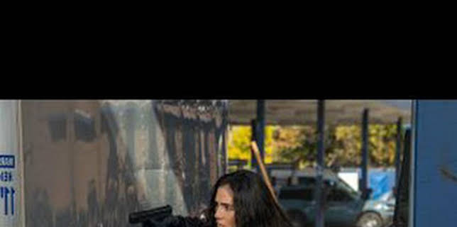 22:00: Chicago P.D. (T13): Ep.9 Héroes | Calle 13 | 3/4 2026