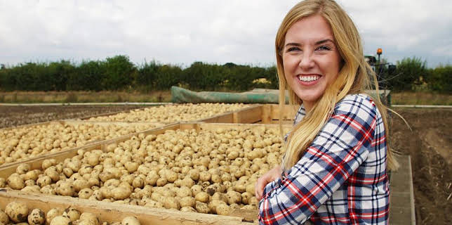 3:20 PM: Maddie's Do You Know? (S3) | Cbeebies | 11/8 2025