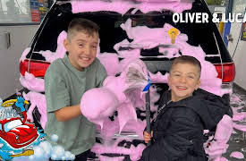 Oliver and Lucas - Educational Videos for Kids: Splash & Shine! Car Wash Adventures with Oliver & Lucas