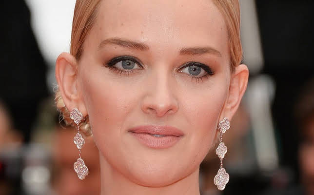 Jess Weixler