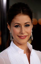 Amanda Crew som 