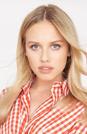 Gracie Dzienny as 
