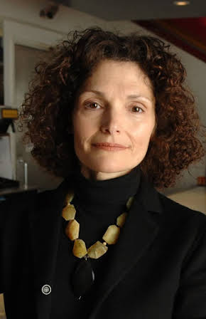 Mary Elizabeth Mastrantonio as 