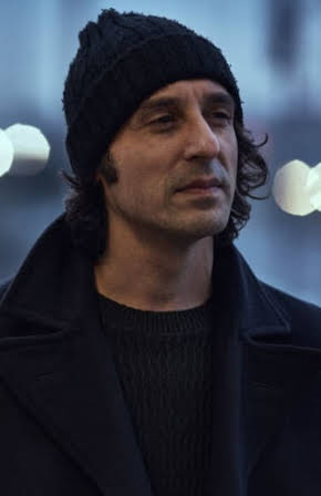 Amir Chamdin as Director