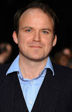 Rory Kinnear como 