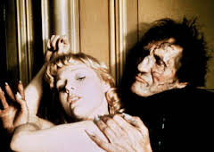 Die Katze und der Kanarienvogel