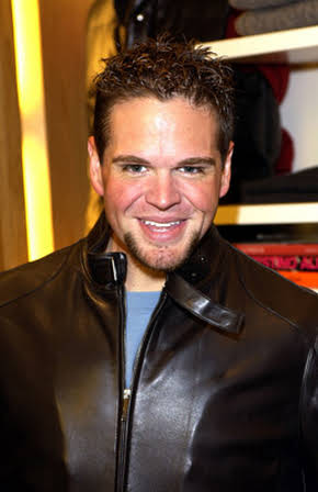 Ron Lester as 