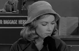 Twilight Zone Season 1: Mirror Image