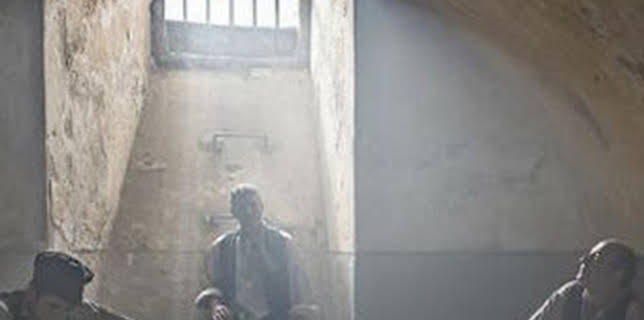 01:28: 300: La identitat | Canal 33 | 3/23 2026