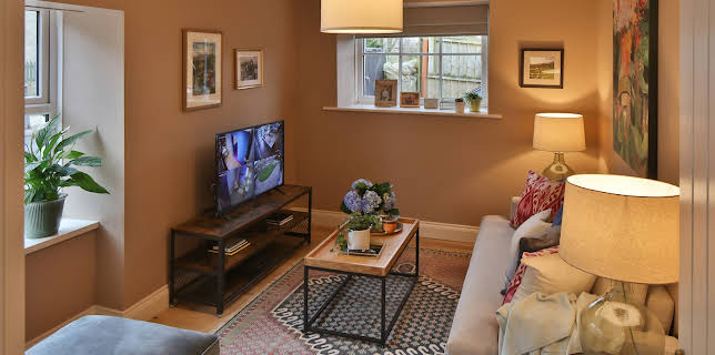 2:00 PM: DIY SOS (S32 E5) (S32) | W | 11/19 2025