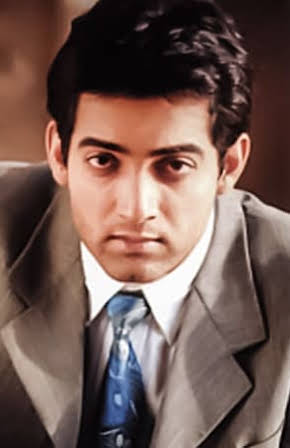 Manav Vij as 