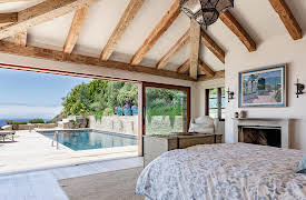 Beach Cottage Chronicles, Season 1: Malibu Sanctuary