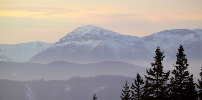 14:00: Sonnenberge - Von der Rax zur Buckligen Welt | 3SAT | 12/10 2025