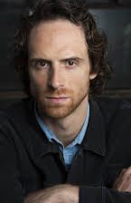 Adam Hurtig som Uncle Arthur