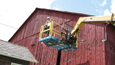 10:00 PM: Barnwood Builders (S5) | Discovery Channel | 4/5 2026