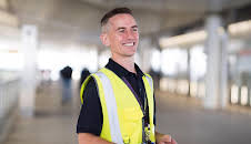 Heathrow: Britain's Busiest Airport (S7 E11)