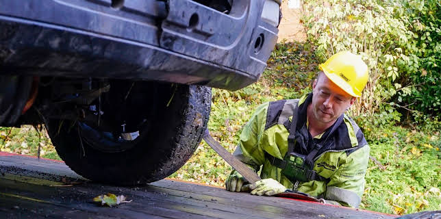 3:00 AM: Trucking Hell (S7 E13) (S7) | Paramount | 3/7 2026