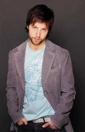 Luis Arrieta as 