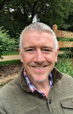 Peter A. Dowling som Director