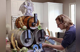 Crazy Cakes, Season 1: Beer, Bling and Spinning Cakes