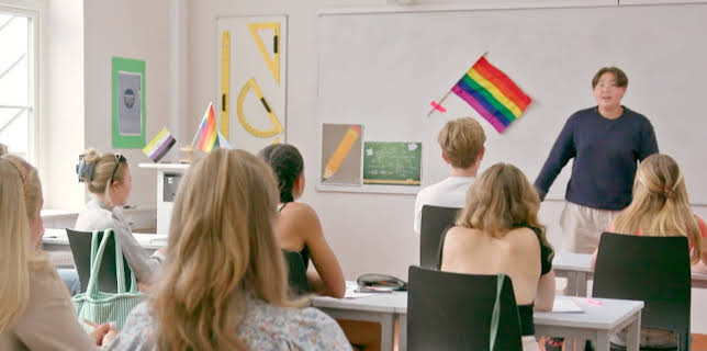 18:35: Klassen: Er du skeiv? | NRK Tegnspraak | 1/30 2026