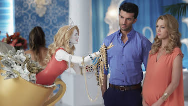 12:10: Jane the Virgin (S2 E11) (S2) | Viasat Series | 6/17 2026