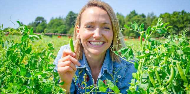 3:25 AM: Food Unwrapped | More 4 | 12/11 2025