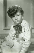 Mickey Kuhn como The Helpful Sailor