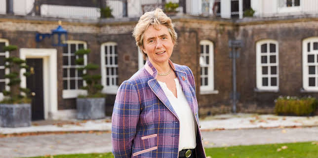 4:00 PM: Inside The Tower of London (S5 E4) (S5) | Channel 5 | 2/8 2026