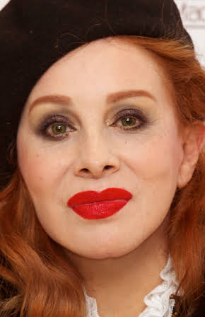 Nacha Guevara as 