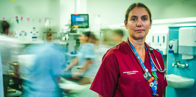 9:00 PM: 999: Critical Condition (S2 E3) (S2) | 5 Star | 12/23 2025