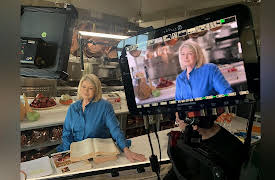 Dishing with Julia Child: Season 1: Boeuf Bourguignon