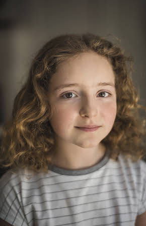 Frankie Hervey as 