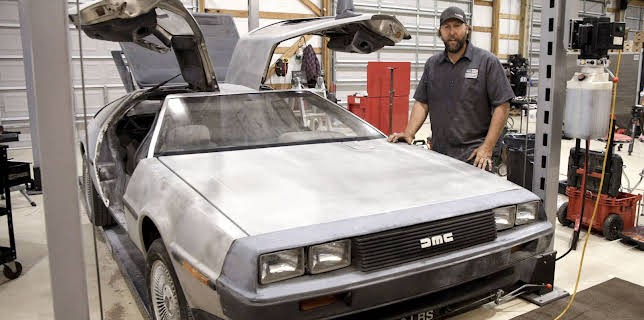 10:05: Roadworthy Rescues (S2 E12) (S2) | Discovery Channel | 12/18 2025