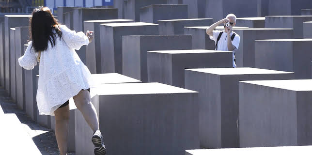 05:20: Die Deutschen und der Holocaust Schluss mit Schlussstrich? | ZDFinfo | 11/24 2025