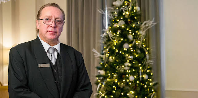 5:40 PM: Christmas in New York: Inside... | Channel 4 | 12/6 2025