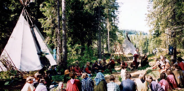 00:39: Die Aussteiger und der Guru - Gaialand (1/4) | Arte | 11/7 2025