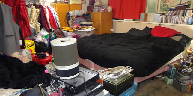 06:25: Hoarding: Buried Alive (S4 E18) (S4) | TLC | 11/7 2025